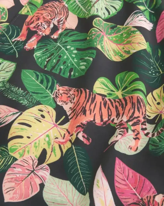 Bañador de voleibol hasta la mitad del muslo