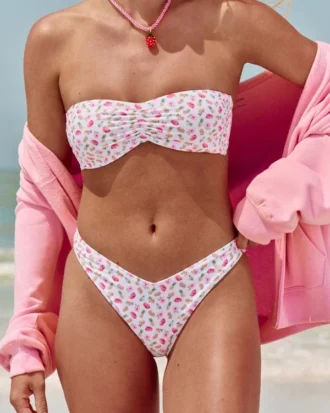 Braguita de bikini atrevida de corte alto