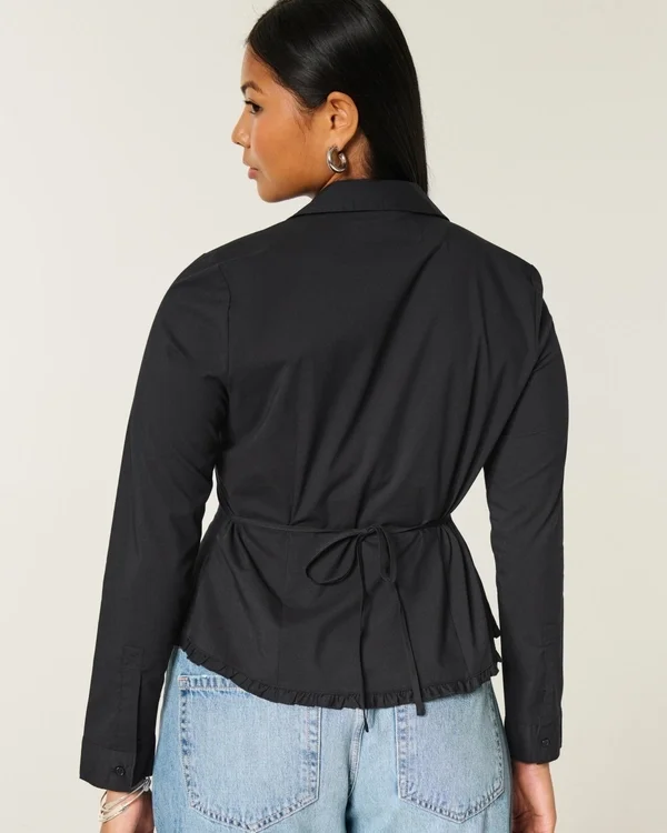 Camisa con encaje y botones Camisa con encaje y botones