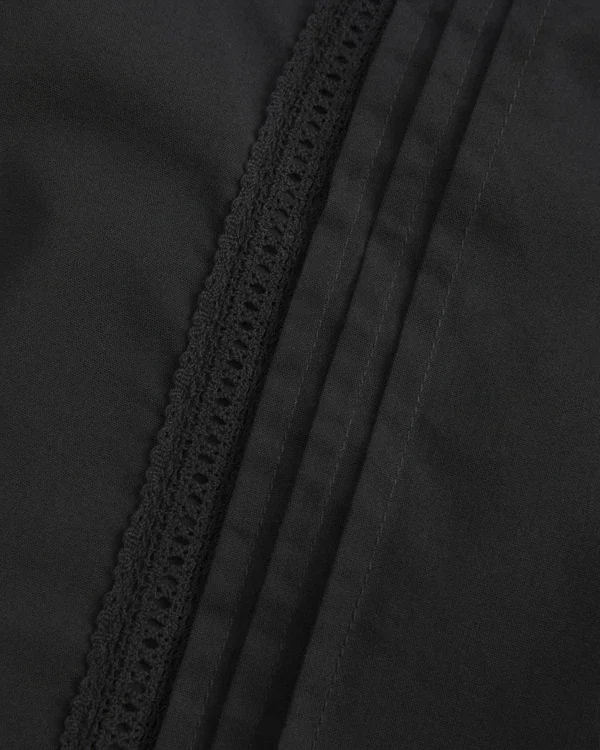 Camisa con encaje y botones Camisa con encaje y botones