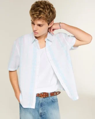 Camisa de manga corta a rayas y corte recto