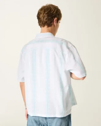 Camisa de manga corta a rayas y corte recto