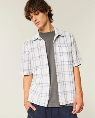 Camisa de manga corta con bolsillos y corte cuadrado