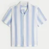 Camisa de manga corta con rayas texturizadas
