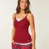 Camiseta con encaje y capas Holiday Vault Release