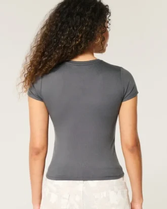 Camiseta de bebé con cuello redondo, tejido elástico suave y sin costuras