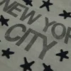 Camiseta gráfica con hombros descubiertos y estampado de Nueva York Camiseta gráfica con hombros descubiertos y estampado de Nueva York