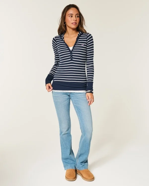 Camiseta Henley de manga larga con capucha Camiseta Henley de manga larga con capucha