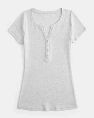 Camiseta Henley Y2K de manga corta
