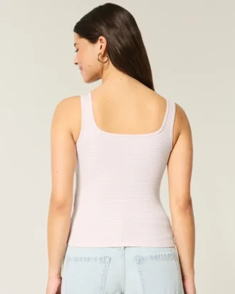 Camiseta sin costuras con cuello cuadrado y tejido acanalado