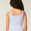 Camiseta sin costuras con cuello cuadrado y tejido acanalado Camiseta sin costuras con cuello cuadrado y tejido acanalado