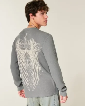 Camiseta térmica con estampado de rosa y alas de ángel