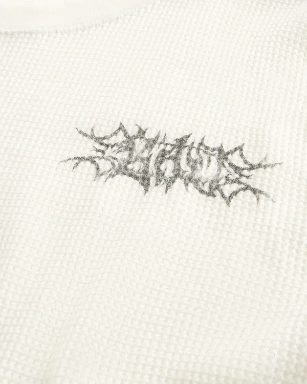 Camiseta térmica con estampado grafiti Camiseta térmica con estampado grafiti