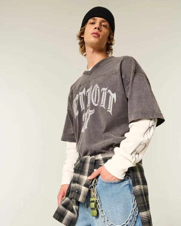 Camiseta térmica con estampado grafiti Camiseta térmica con estampado grafiti