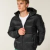 Chaqueta acolchada con capucha Chaqueta acolchada con capucha