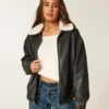 Chaqueta bomber de piel sintética con cuello de sherpa Chaqueta bomber de piel sintética con cuello de sherpa