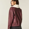 Chaqueta bomber de piel sintética con cuello de sherpa Chaqueta bomber de piel sintética con cuello de sherpa
