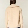 Chaqueta con botones de madera Chaqueta con botones de madera