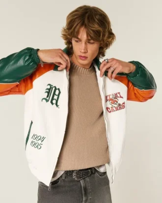 Chaqueta con gráfico de los Miami Hurricanes de la Universidad de Miami en piel sintética