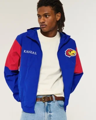 Chaqueta cortavientos con capucha y estampado de los Jayhawks de la Universidad de Kansas