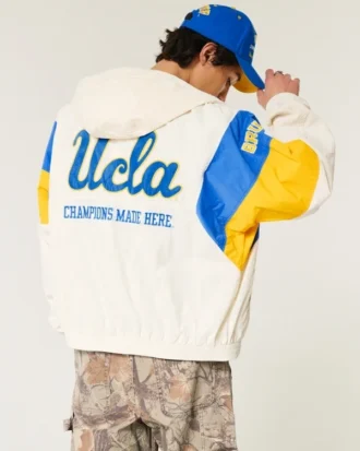 Chaqueta cortavientos con capucha y estampado de los UCLA Bruins
