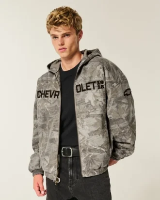 Chaqueta skater con estampado de camuflaje de Chevrolet