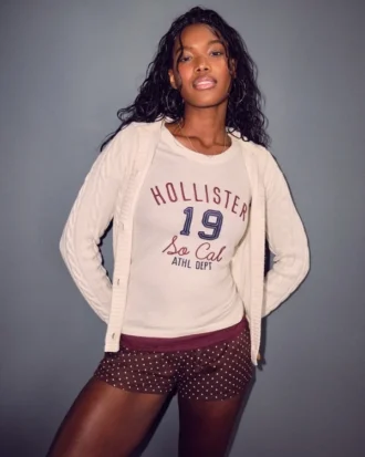 Cárdigan con capucha y botones de madera de Holiday Vault Release Cárdigan con capucha y botones de madera de Holiday Vault Release