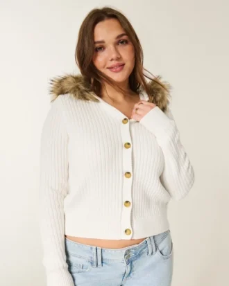Cárdigan con capucha y ribete de piel sintética