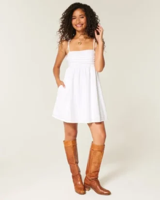 Mini vestido babydoll con tirantes anudados