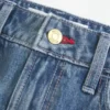 Minifalda pantalón vaquera roja de talle bajo con costuras