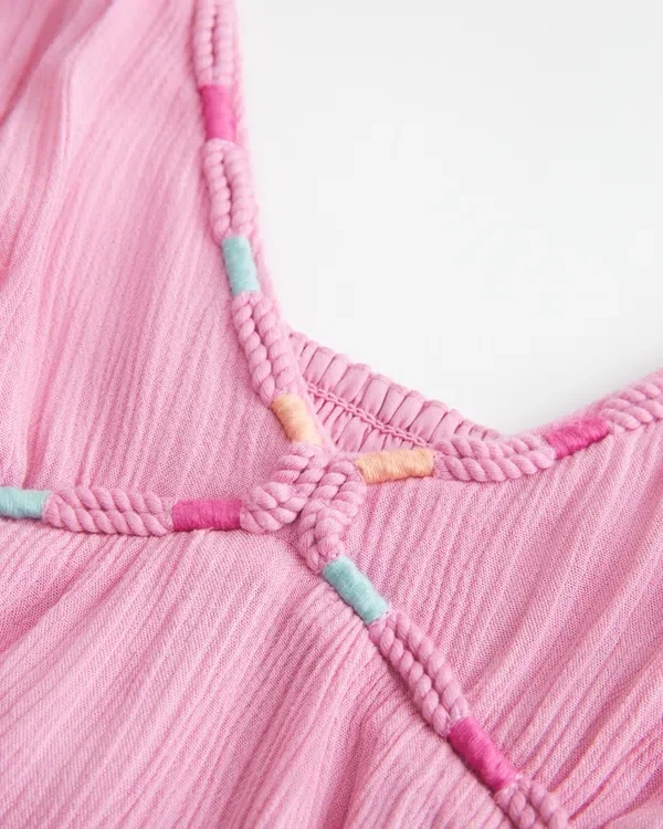 Minivestido babydoll con ribete de cuerda Minivestido babydoll con ribete de cuerda