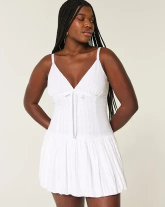 Minivestido con cuello en V y silueta abombada