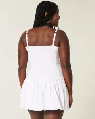 Minivestido con cuello en V y silueta abombada