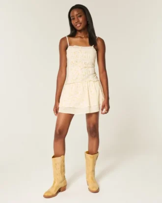 Minivestido con ribete de encaje