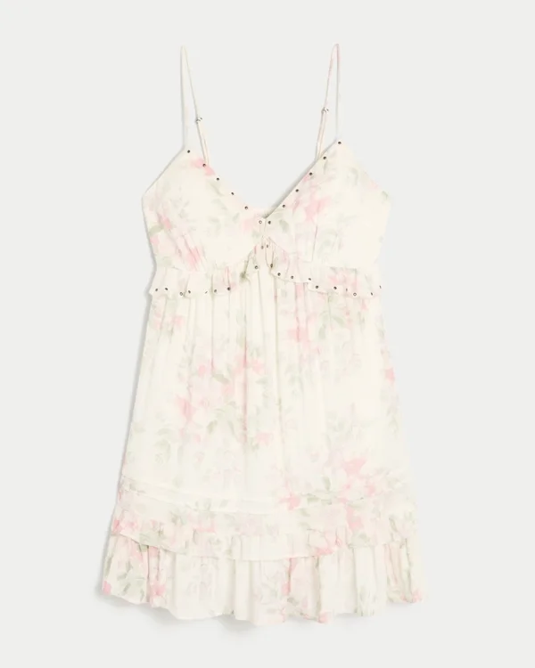 Minivestido con volantes y tachuelas Minivestido con volantes y tachuelas