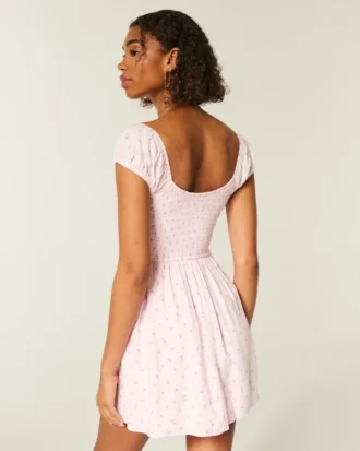 Minivestido de manga corta con botones