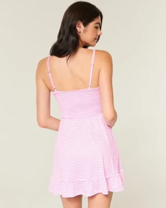 Minivestido de punto con lazo delantero Minivestido de punto con lazo delantero