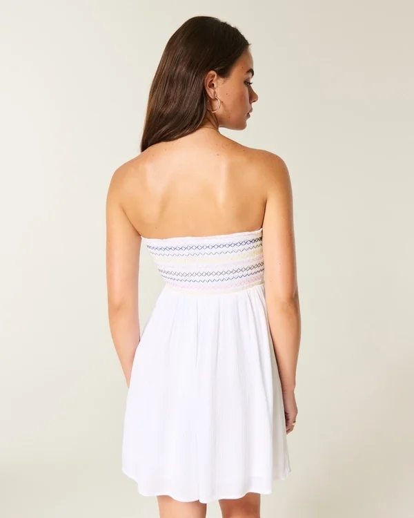 Minivestido sin tirantes con fruncidos Minivestido sin tirantes con fruncidos