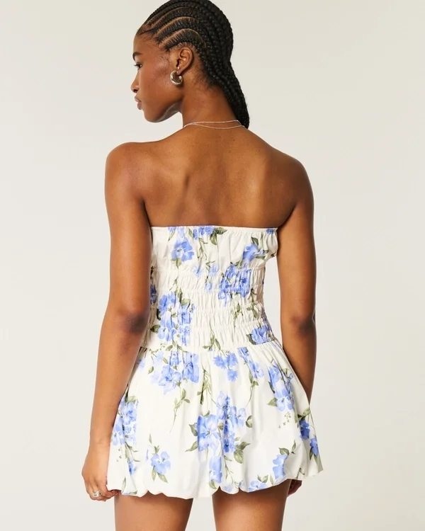 Minivestido sin tirantes con volantes Minivestido sin tirantes con volantes