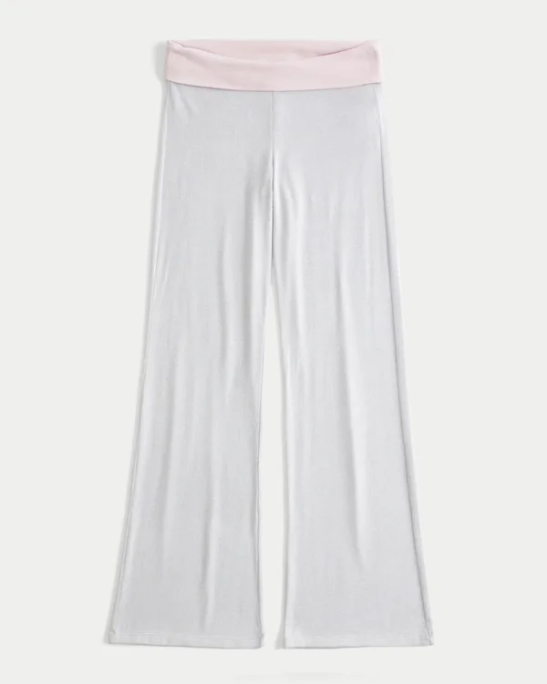 Pantalones acampanados con cintura cruzada de punto Always Cozy Pantalones acampanados con cintura cruzada de punto Always Cozy