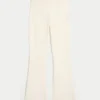 Pantalones bootcut con vuelta de punto de Gilly Hicks
