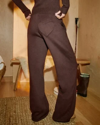 Pantalones de chándal anchos con bolsillo en forma de corazón Pantalones de chándal anchos con bolsillo en forma de corazón