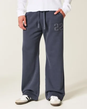 Pantalones de chándal bootcut con gráfico numérico