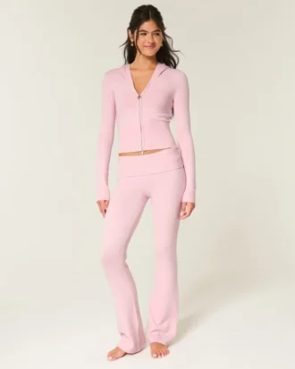 Pantalones tipo bootcut con cintura cruzada y tejido de punto de Gilly Hicks Pantalones tipo bootcut con cintura cruzada y tejido de punto de Gilly Hicks