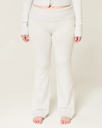 Pantalones tipo bootcut con cintura cruzada y tejido de punto de Gilly Hicks Pantalones tipo bootcut con cintura cruzada y tejido de punto de Gilly Hicks