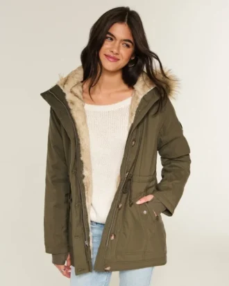 Parka con forro de piel sintética