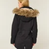 Parka con forro de piel sintética Parka con forro de piel sintética