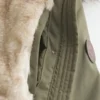 Parka con forro de piel sintética Parka con forro de piel sintética