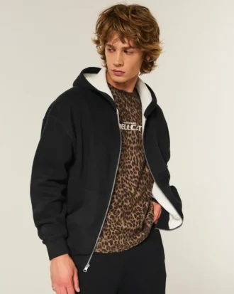 Sudadera con capucha, forro térmico y cremallera Sudadera con capucha, forro térmico y cremallera