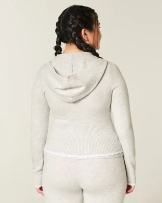Sudadera con capucha y cremallera con dobladillo festoneado de Gilly Hicks